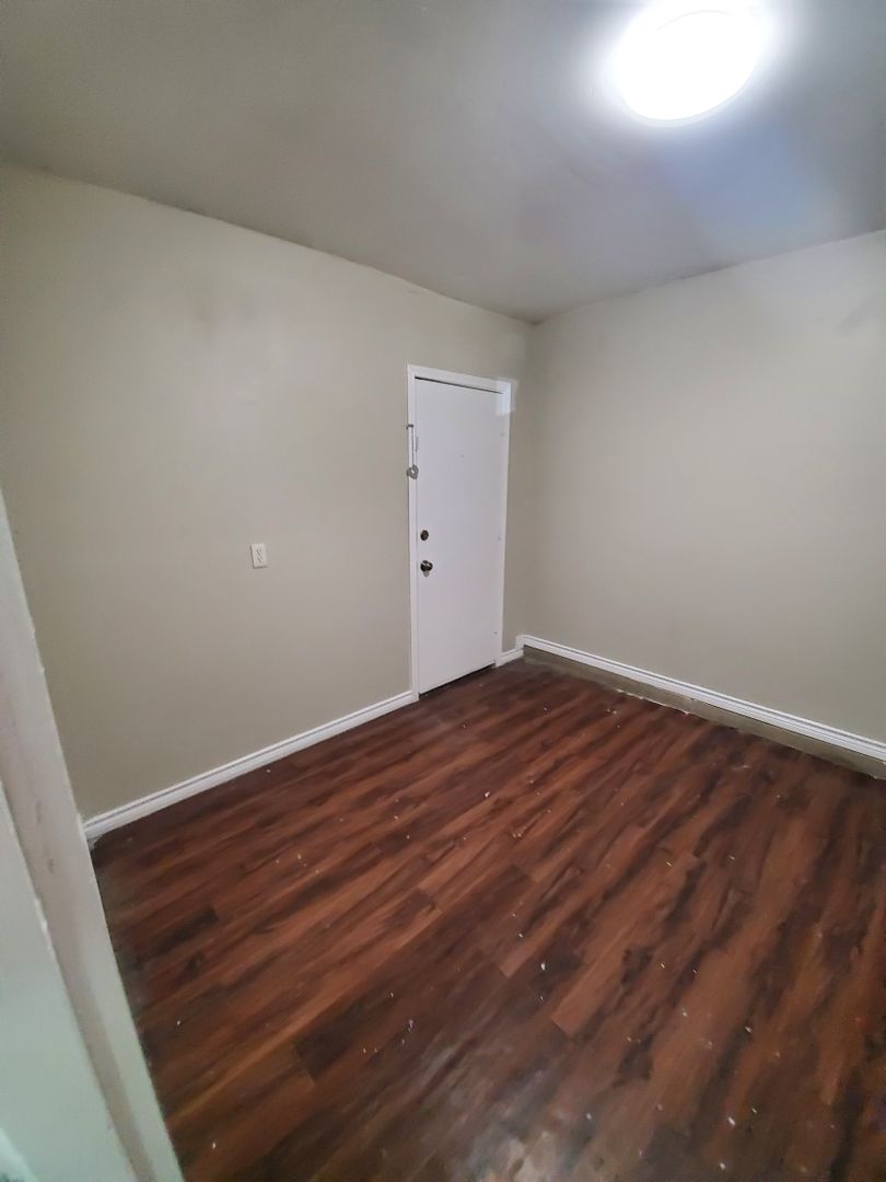 MESQUITE House: 3025 LAMBERT DR