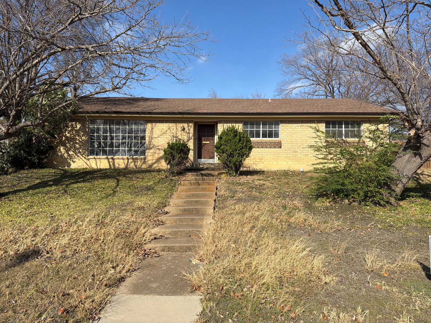 GRAND PRAIRIE House: 1202 CAPETOWN DR