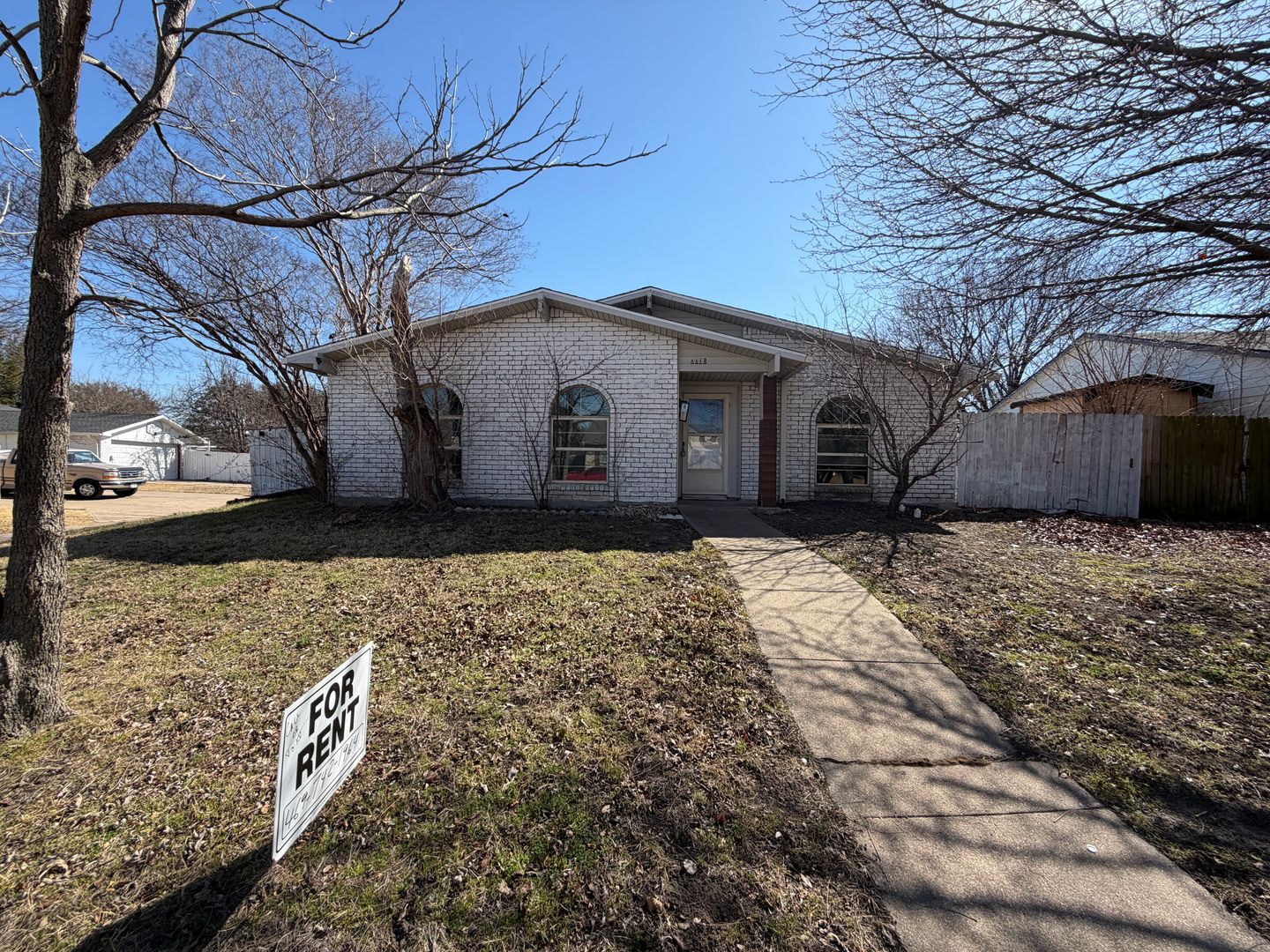 GRAND PRAIRIE House: 2005 CLARK TRL