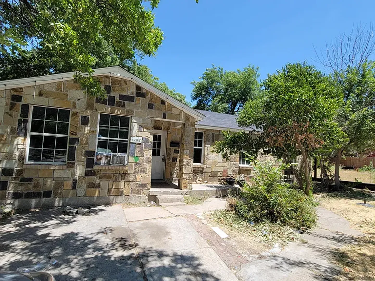 IRVING House: 1103 BELEW ST