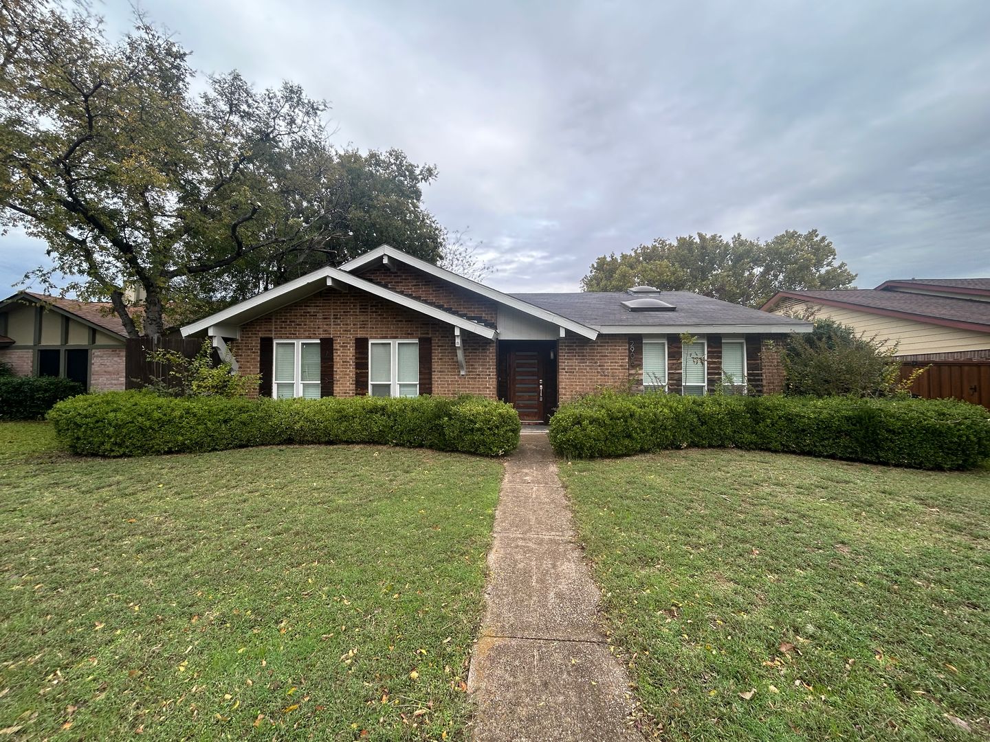 GARLAND House: 2905 SPRING BROOK DR