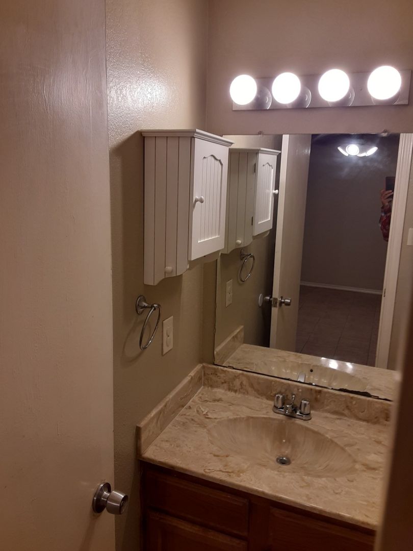 CARROLLTON House: 2322 CAROL GOOD LN