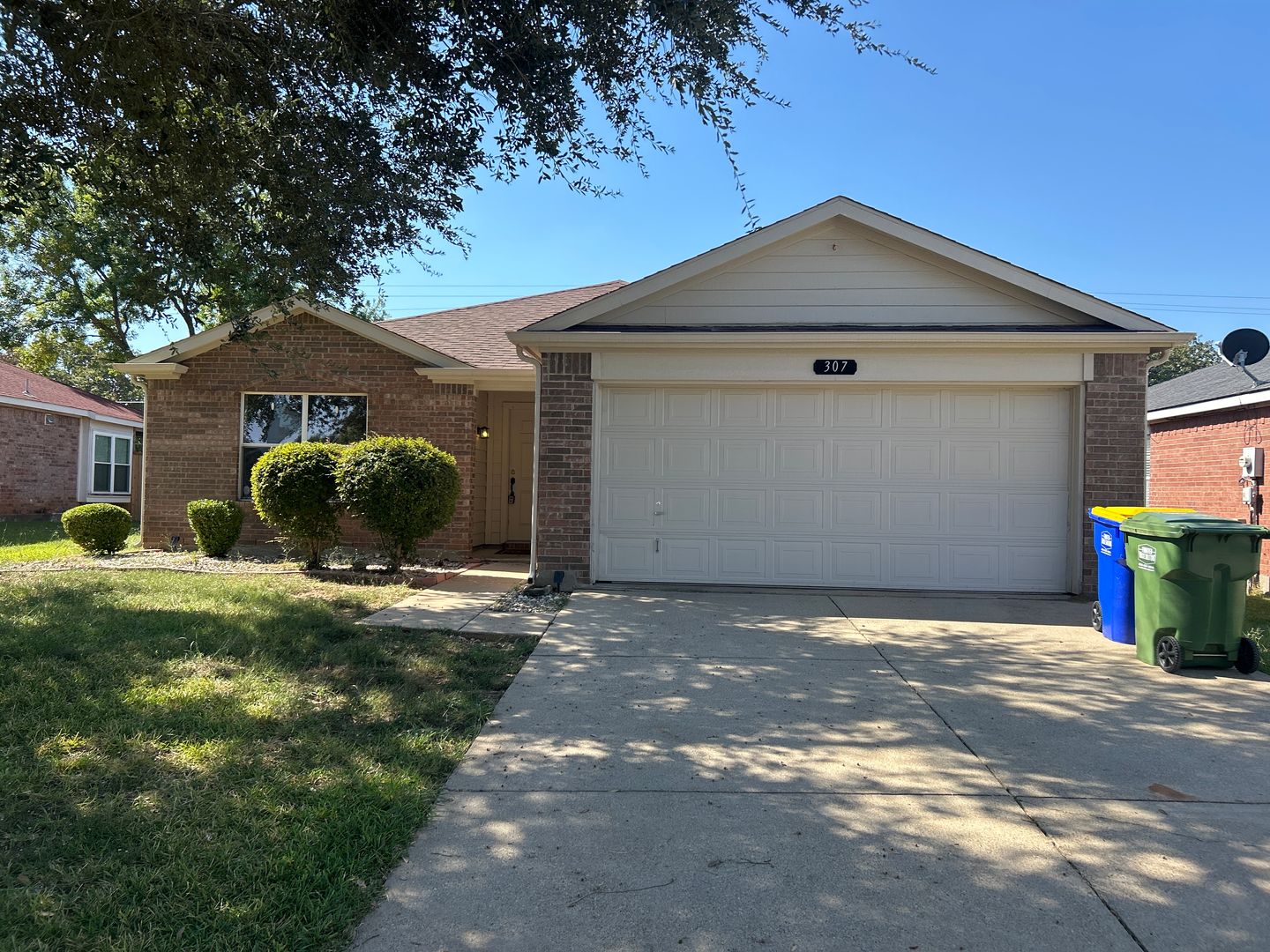 SEAGOVILLE House: 307 OAKHURST DR