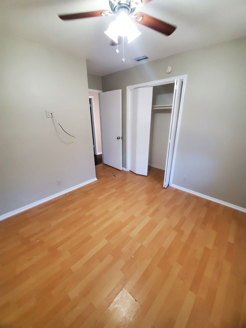 MESQUITE House: 3025 LAMBERT DR