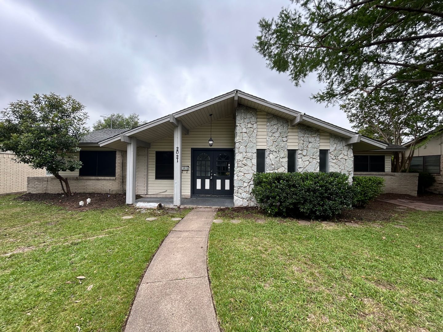 MESQUITE House: 2021 ALOHA DR