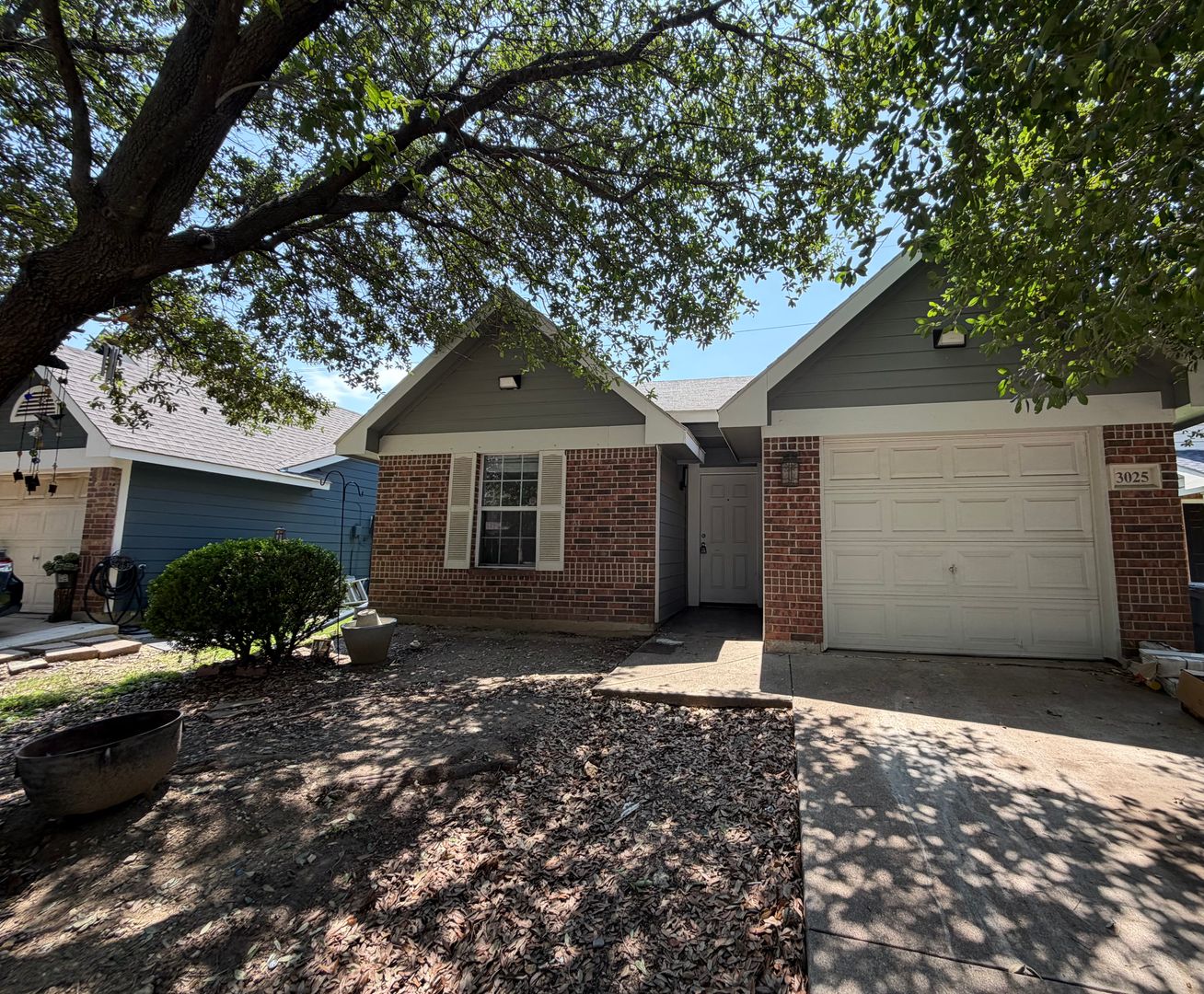DALLAS House: 3025 ST URSULA DR