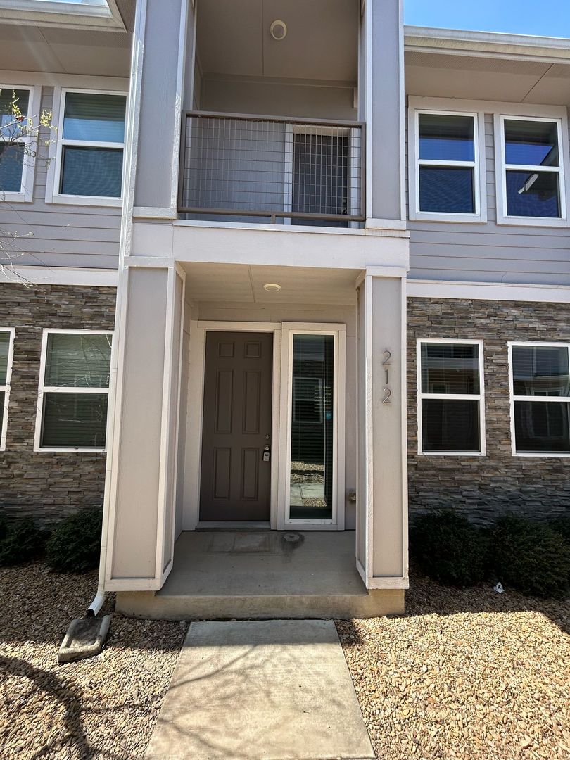 DALLAS Apartment: 212 STELLARIGA PL