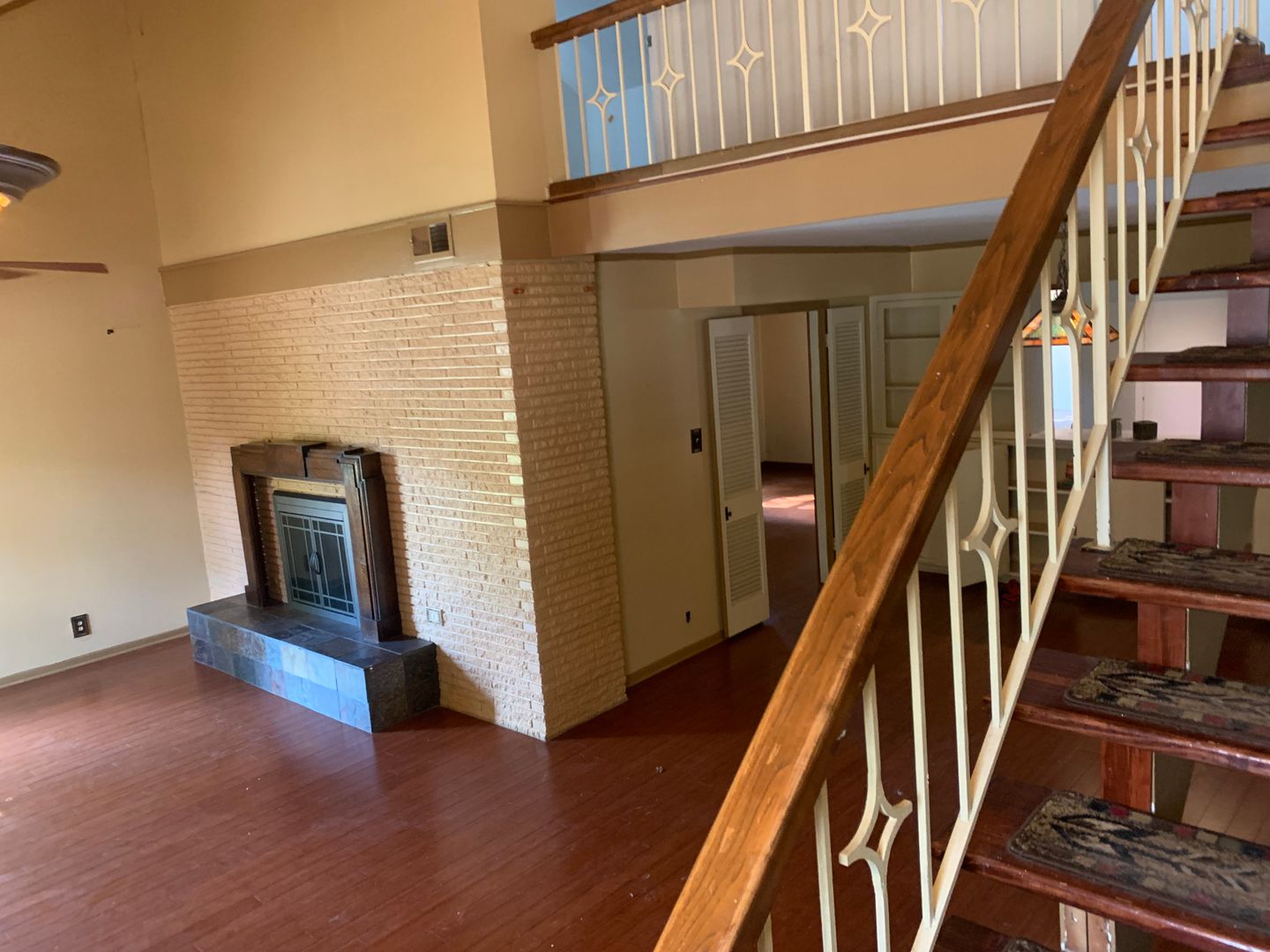 IRVING House: 1001 N GLOUCESTER ST