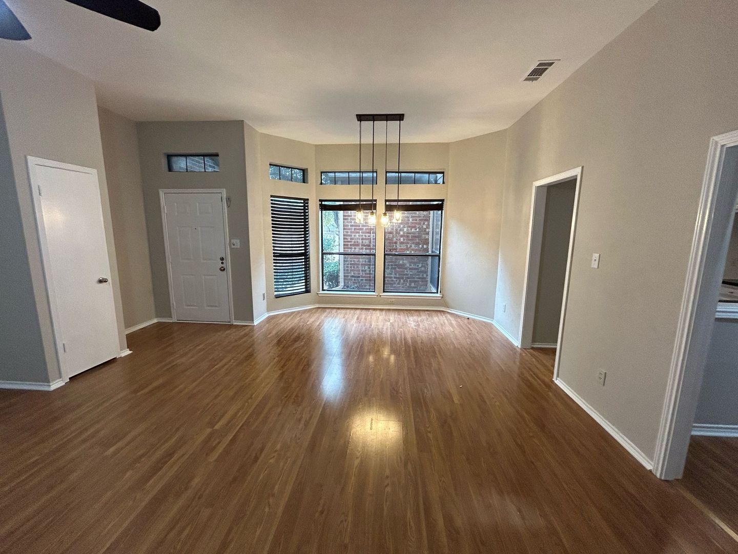 CARROLLTON House: 2512 MALLARD CV