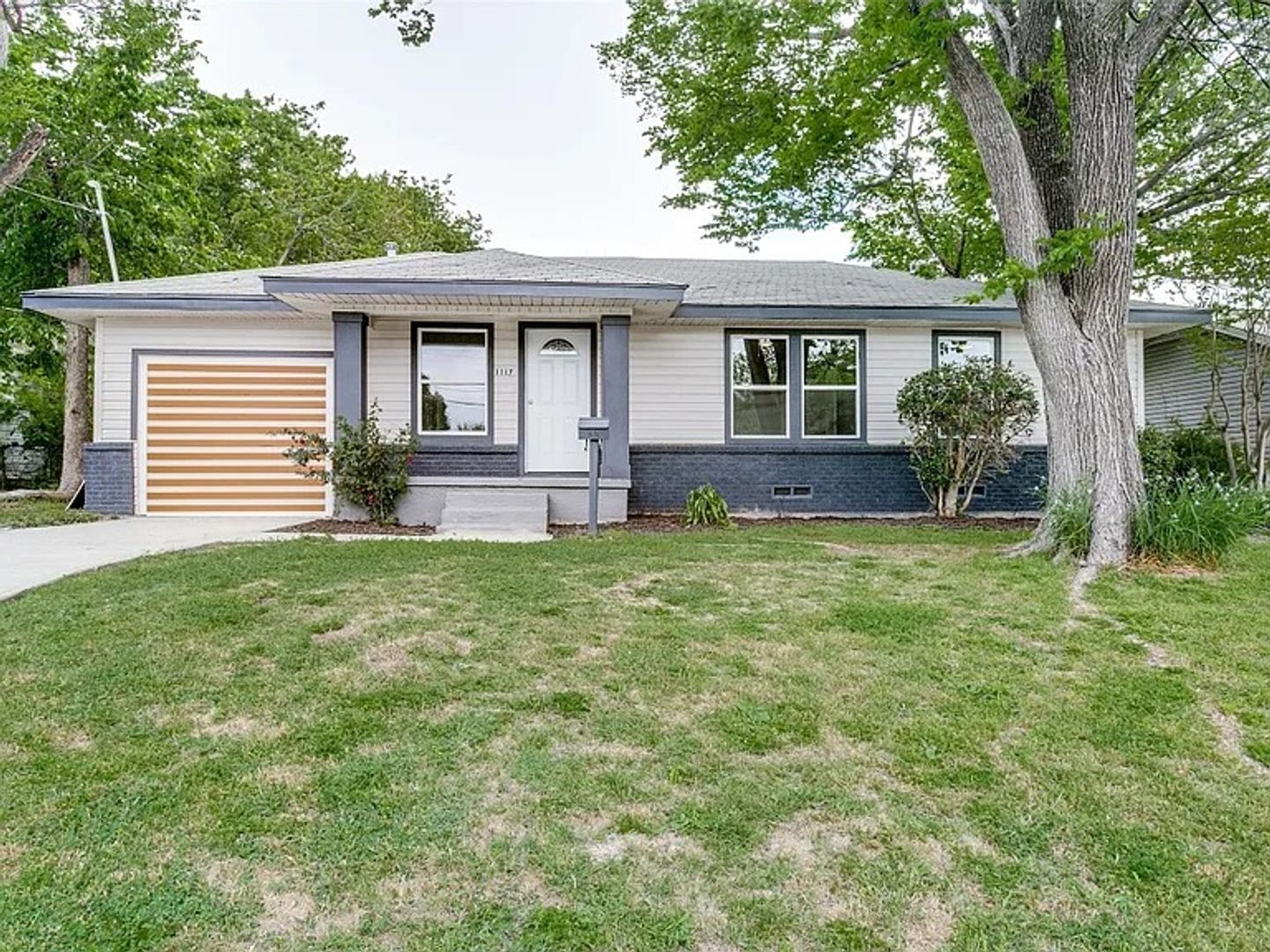 CARROLLTON House: 1117 RYAN AVE