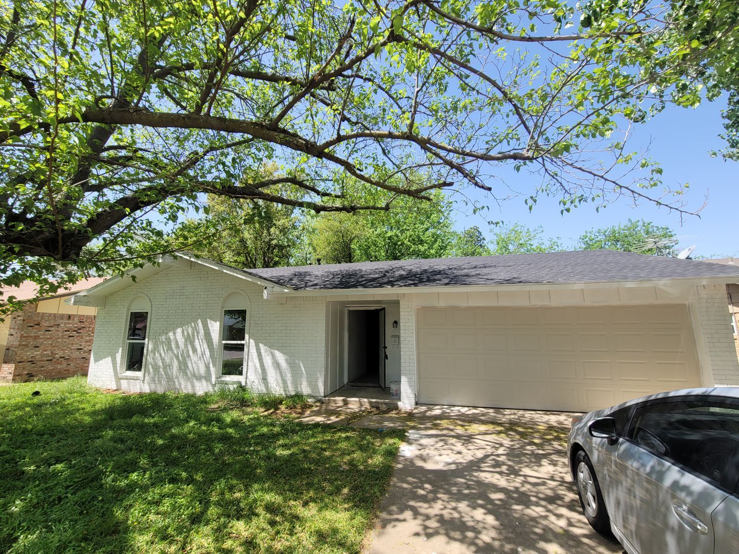 IRVING House: 1825 SOUTHSTONE LN