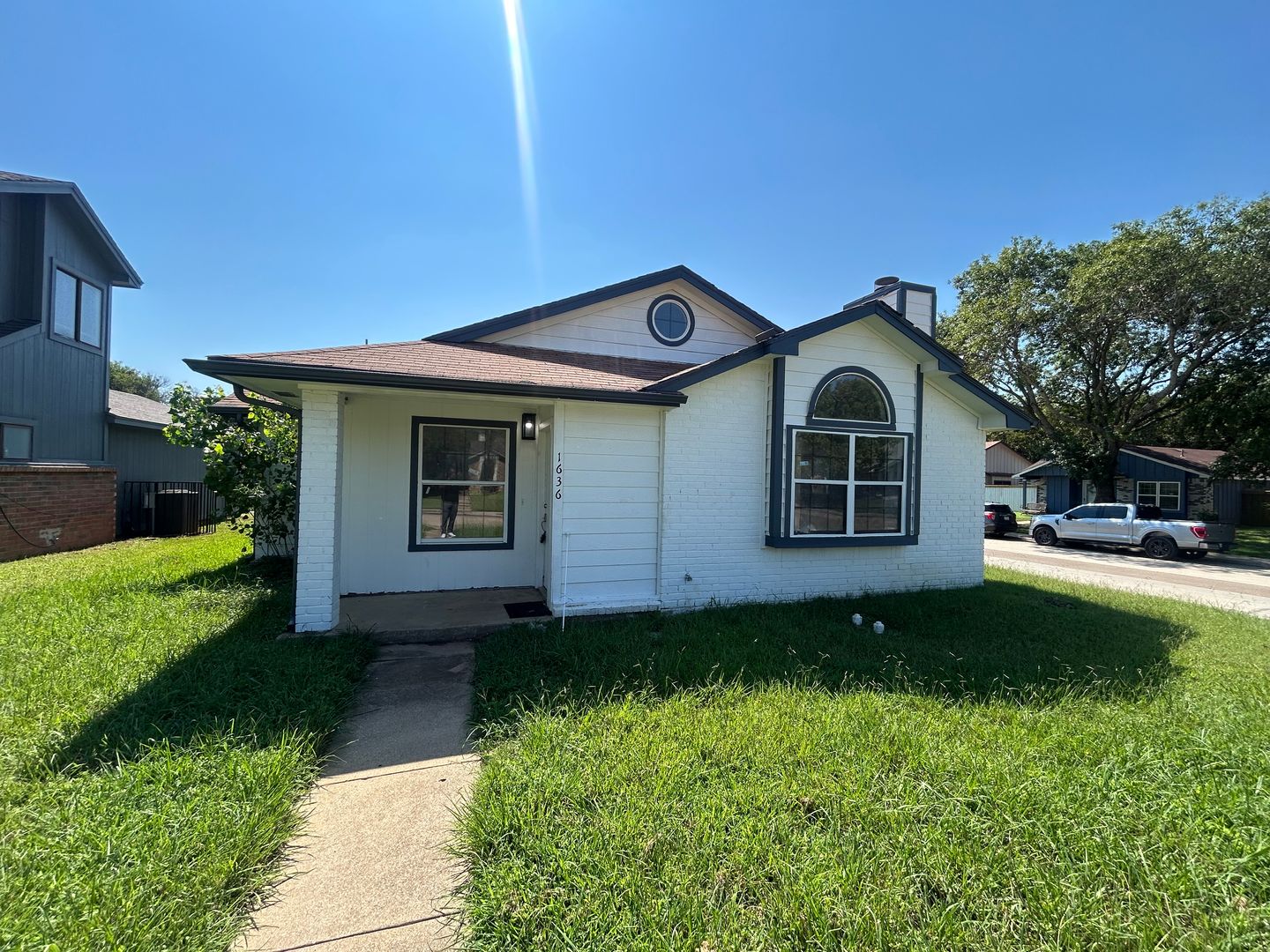 DALLAS House: 1636 THOMASWOOD LN