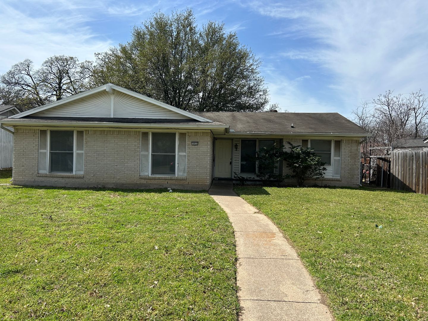 DALLAS House: 10522 BIG THICKET DR