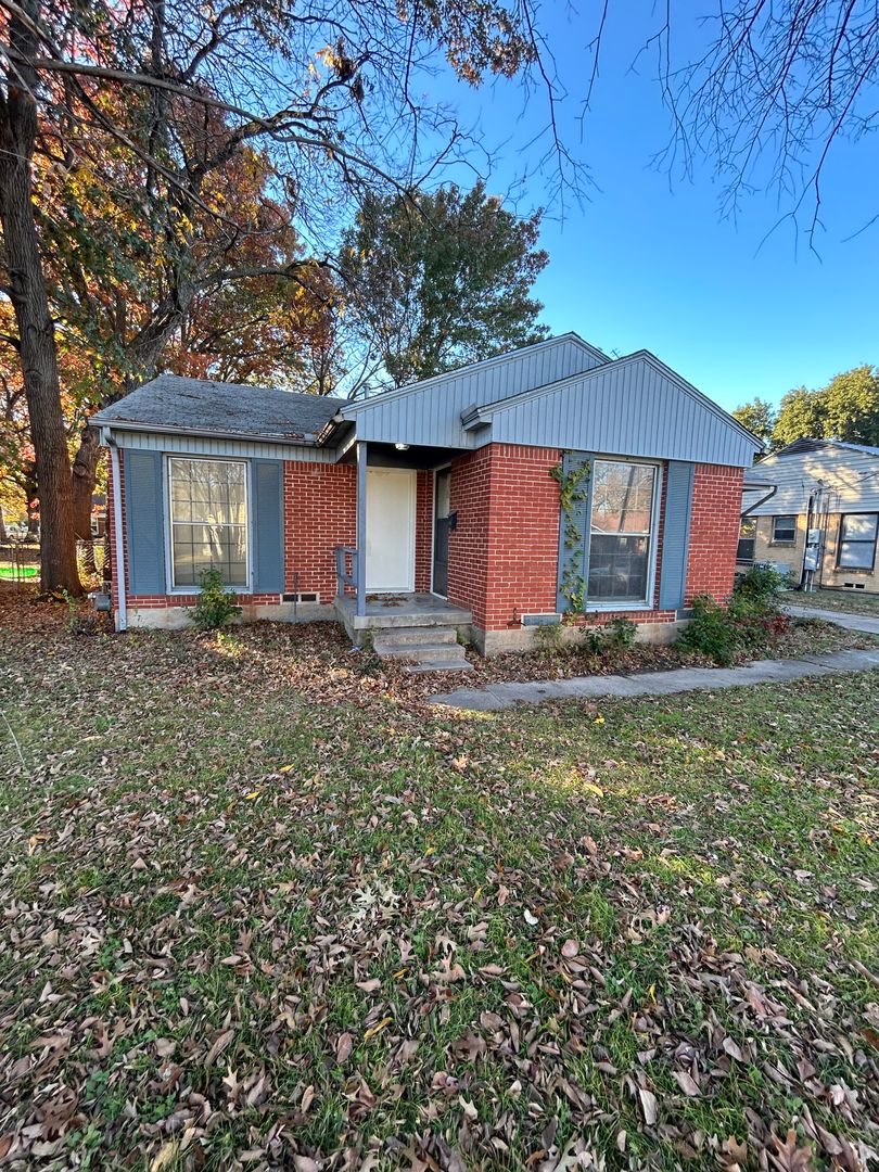 IRVING House: 1111 LUCILLE ST