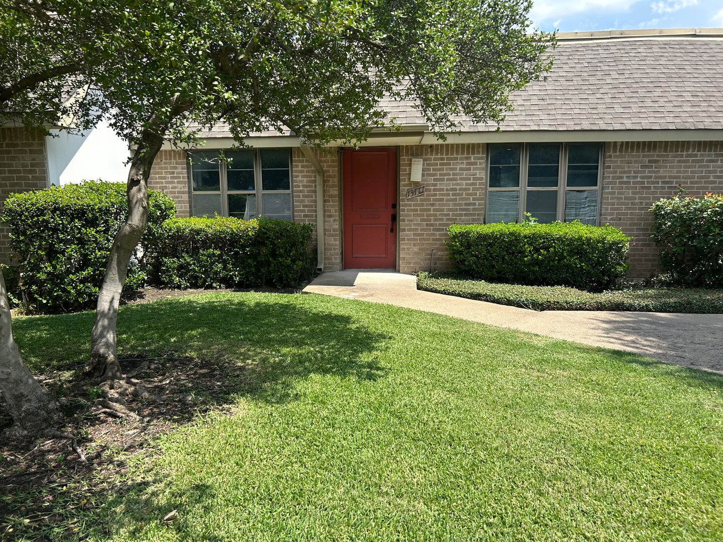 DALLAS House: 13777 BROOKGREEN CIR