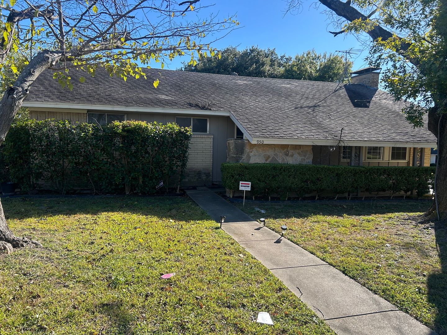 LANCASTER House: 950 MAGNOLIA LN