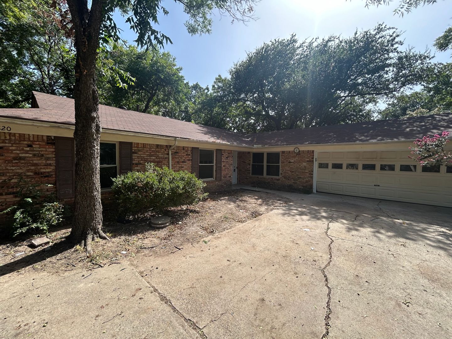 IRVING House: 2820 YORKSHIRE ST