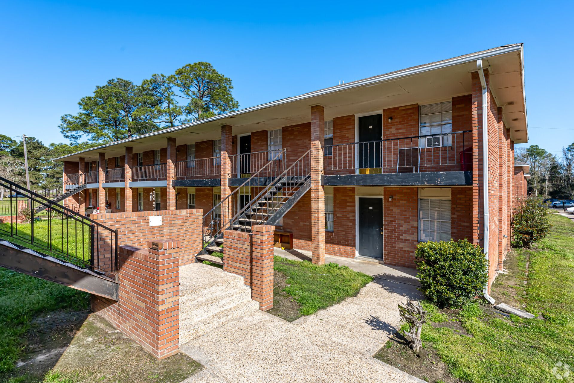  Bayou View Apartments 