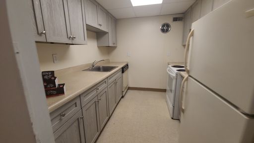 101 Governors lane apt 610