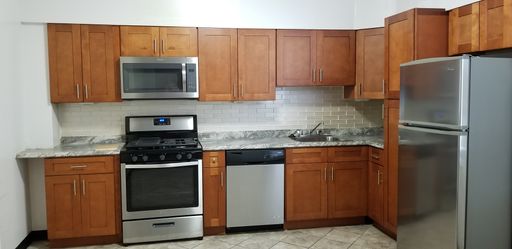 South Oakland 4 Bedroom House – photo 1