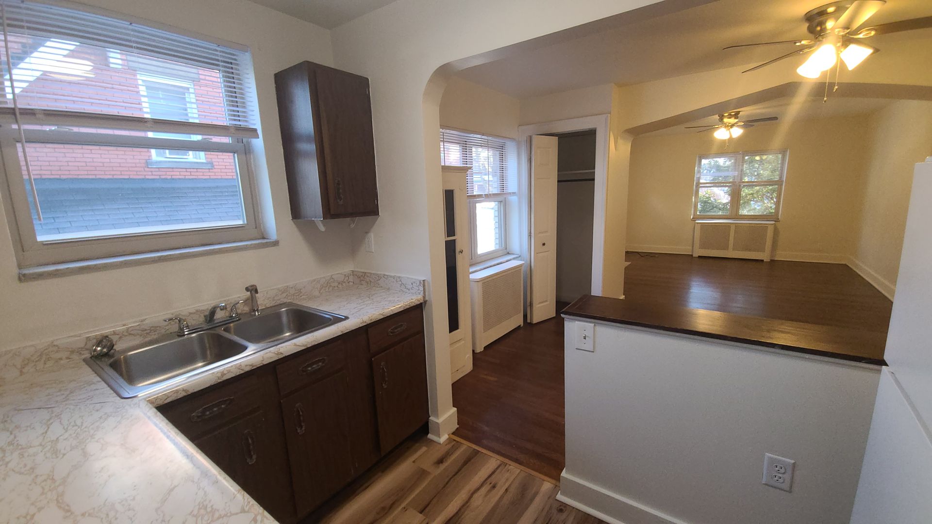 Pittsburgh Apartment: 140 Academy ave