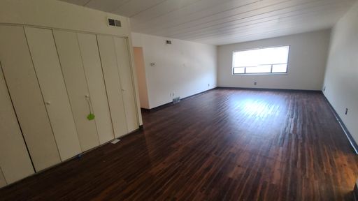 101 Governors lane apt 106