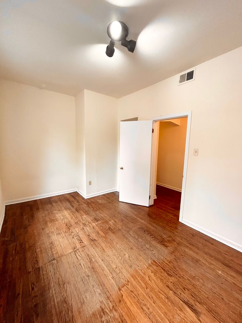 Chicago Apartment: 2319-25 N. Kedzie