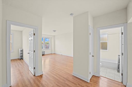 Great one bedroom available! – photo 1