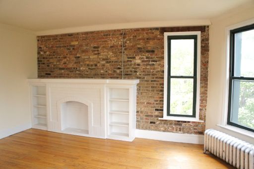 Great three bedroom available! – photo 1