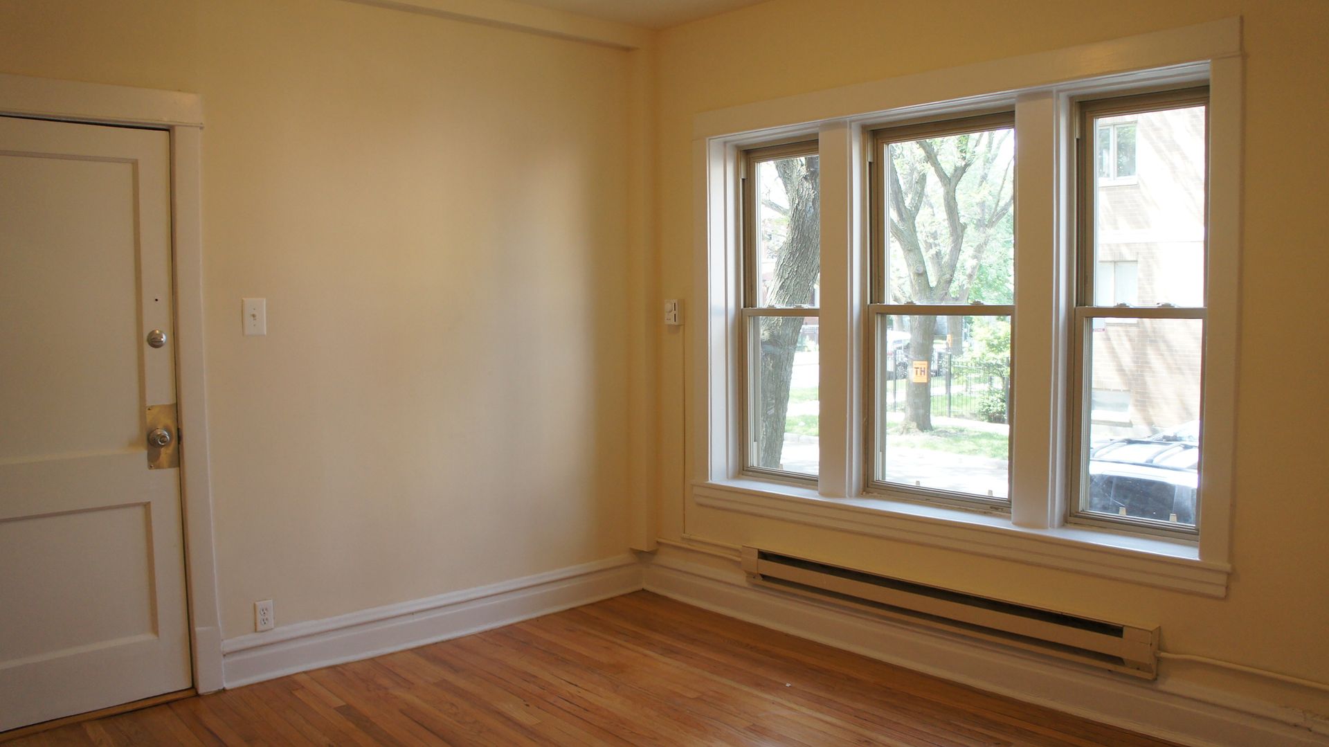 Chicago Apartment: 2915-2921 W. George