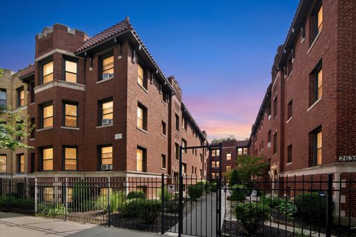 Newly Renovated 1 Bedroom Apartment Available – photo 1