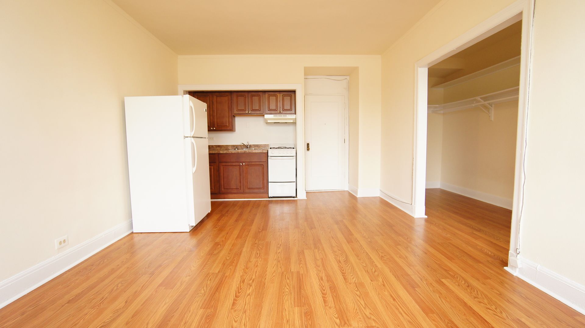 Chicago Apartment: 2779 N. Milwaukee