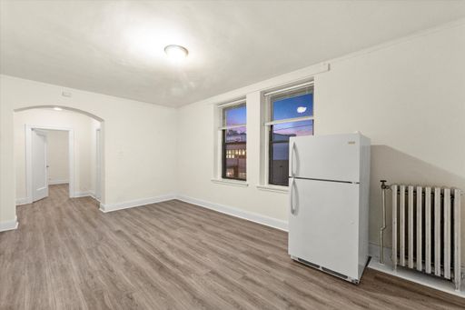 Newly Renovated 1 Bedroom Apartment Available – photo 1