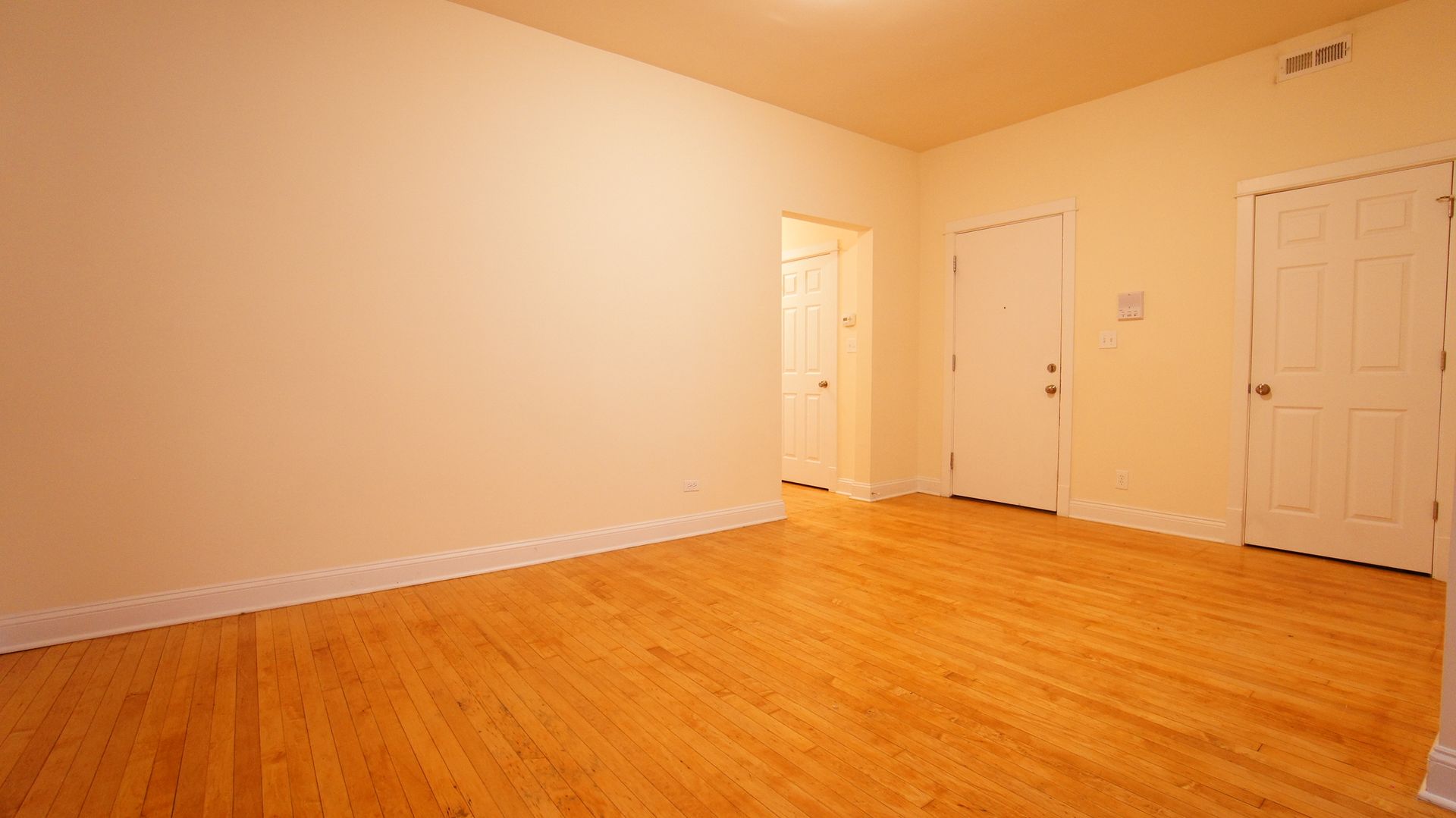 Chicago Apartment: 2643-2651 N. Milwaukee