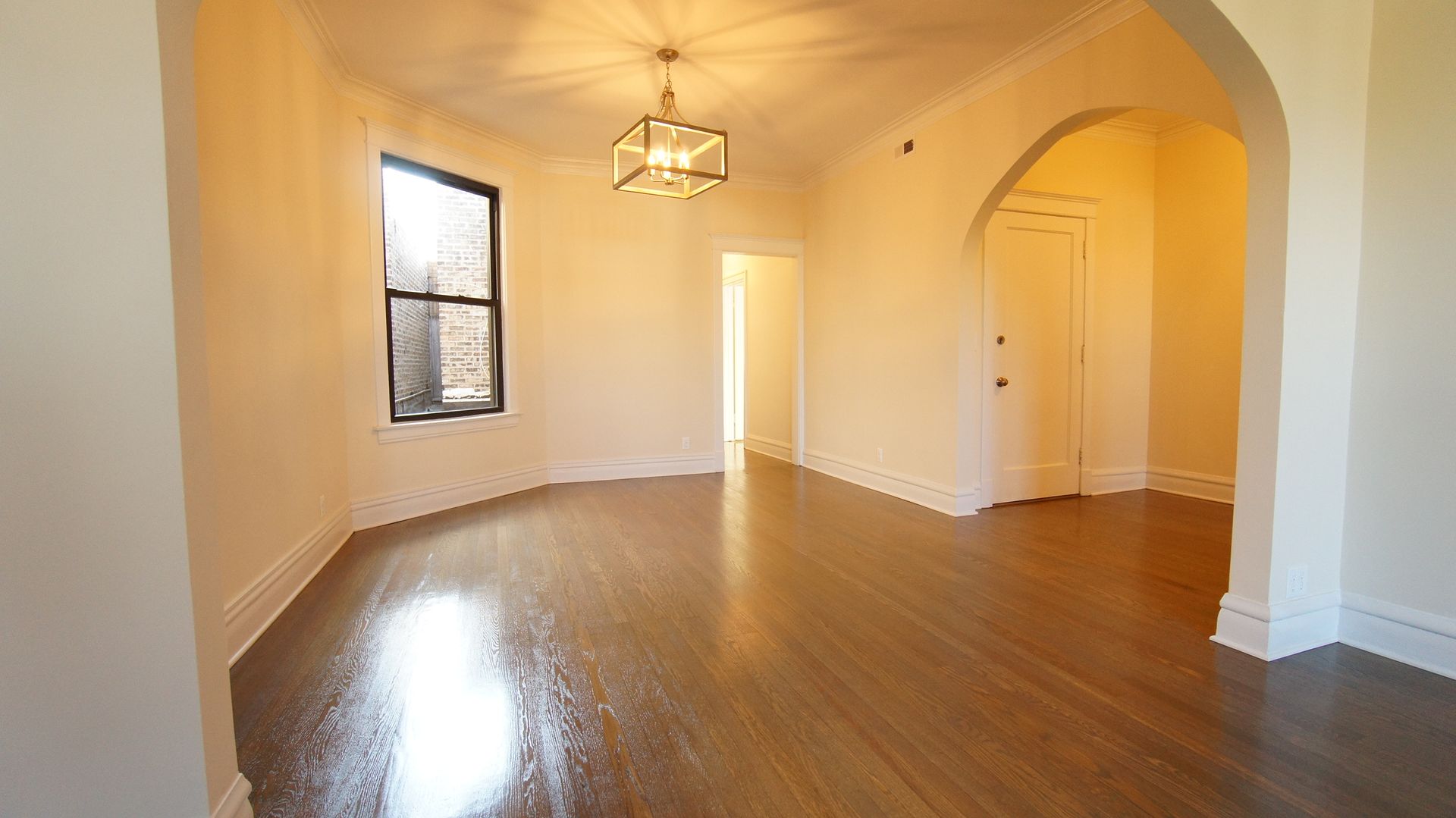 Chicago Apartment: 2894-96 N Milwaukee Ave