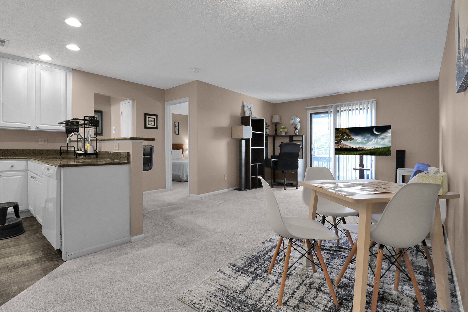 Columbus Condo: 5301 Stonemeadow Ave #F