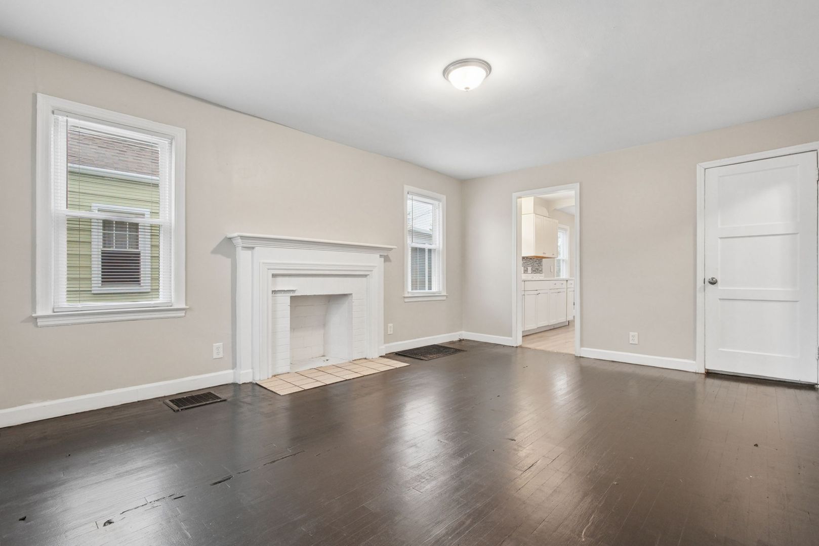 Columbus House: 1724 E Kossuth St