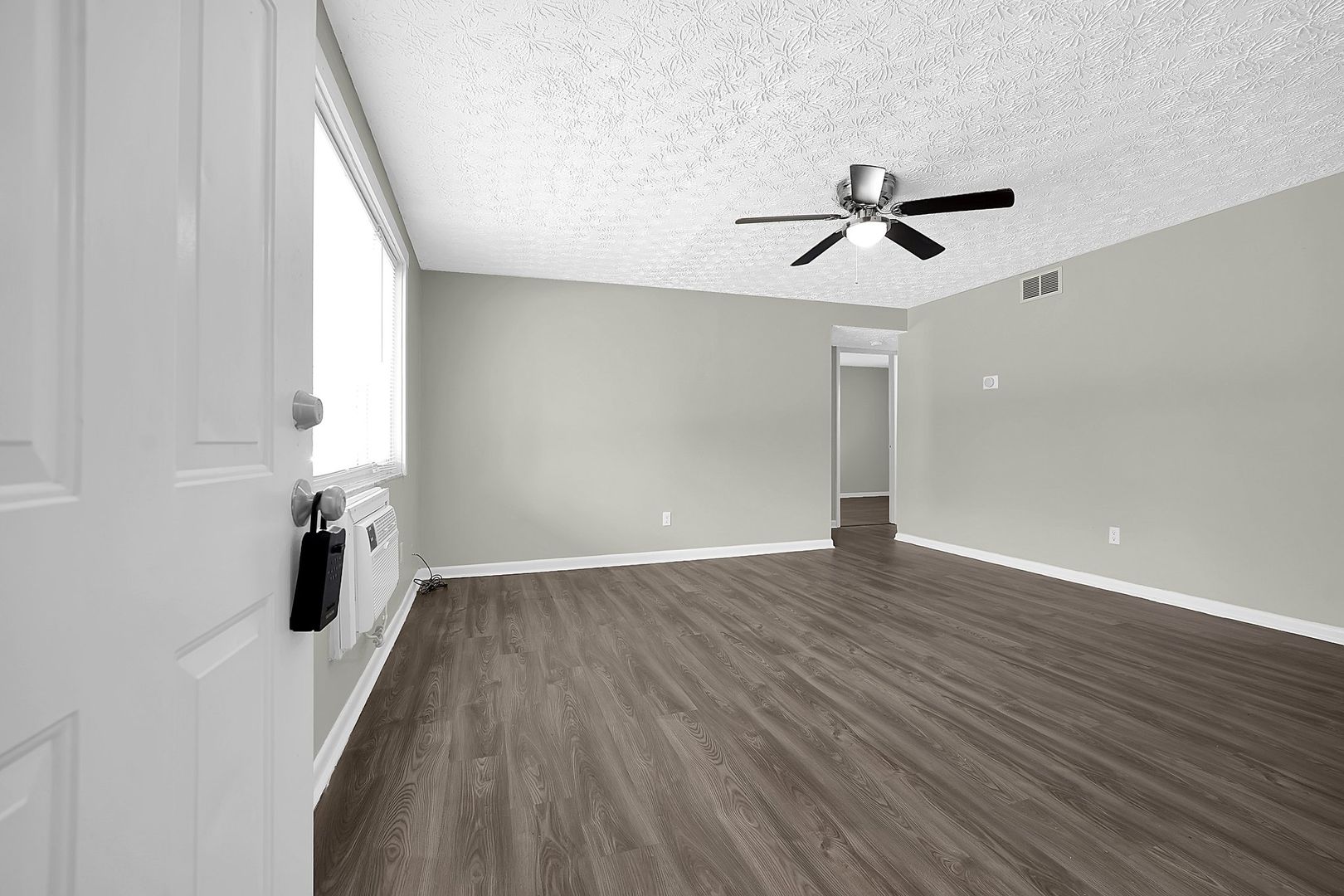 Columbus Apartment: 841 Kingsford Rd