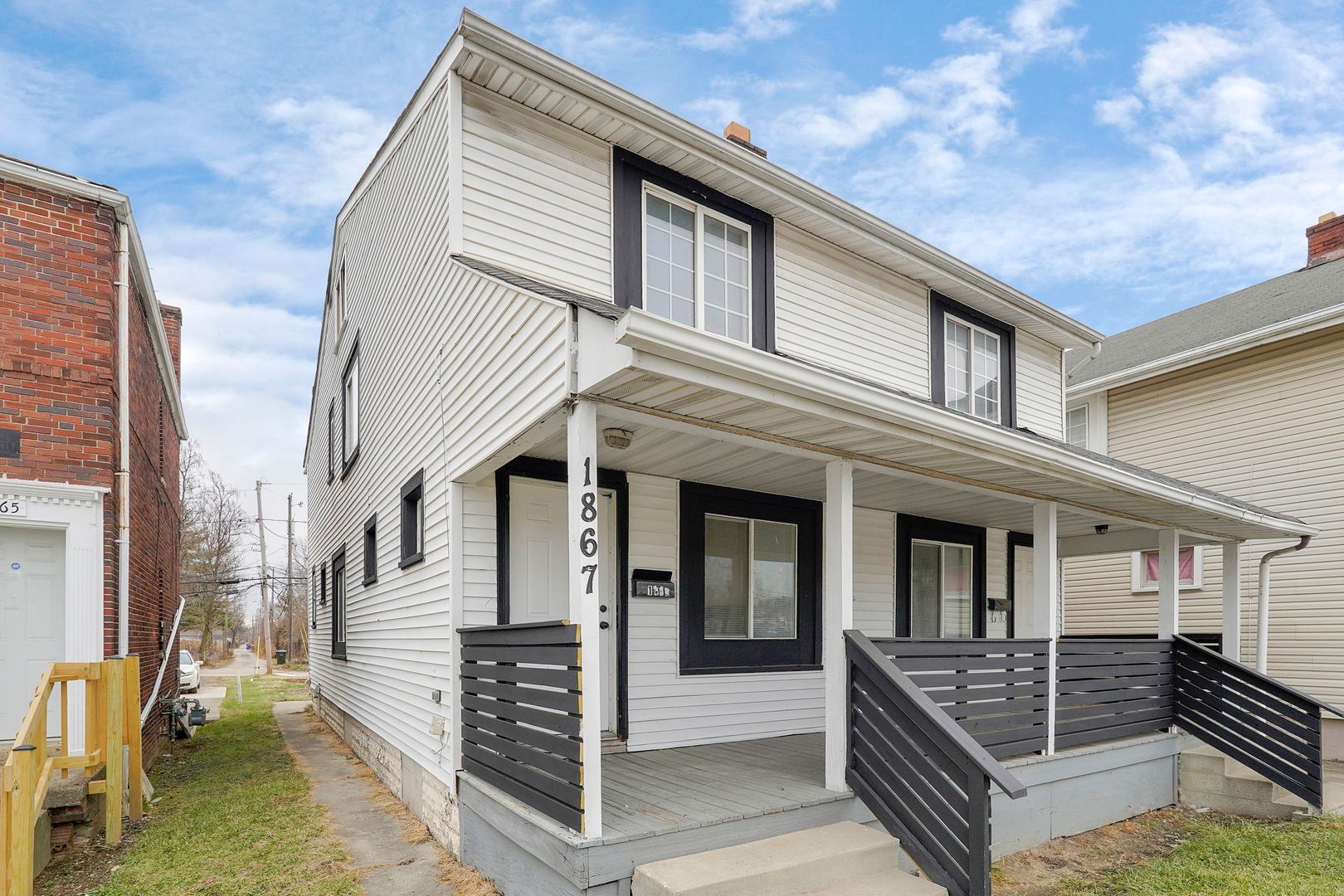 Columbus Apartment: 1867-1869 Cleveland Ave