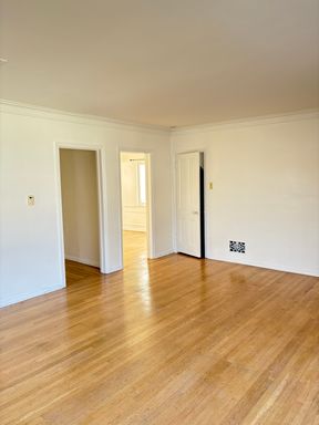 9760 Charleville Blvd. Apt. C, Apt. C – photo 1