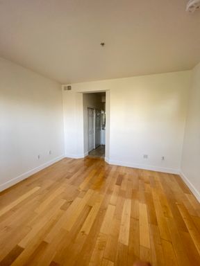 Beautiful, newly renovated spacious 2 bedroom 2 bath with gorgeous light!