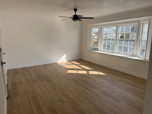 Beautiful, newly renovated spacious 1 bedroom 1 bath with gorgeous light! – photo 1