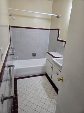 Beautiful charming 1 bedroom 1 bath in a great location – photo 1