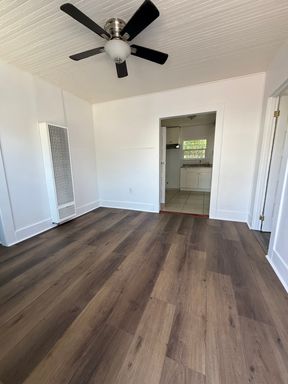 2 Bed / 1 Bath Apartment on Roseberry – Huntington Park