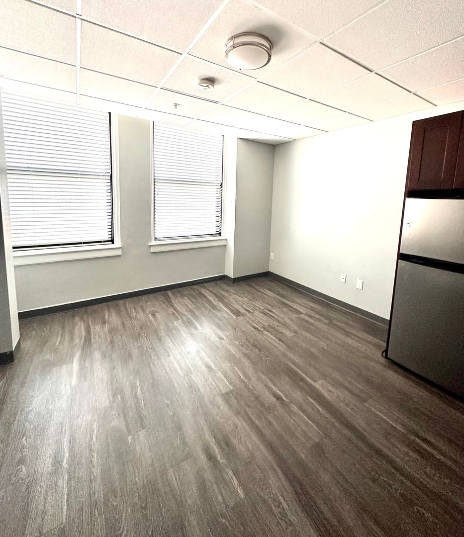 Worcester  Studio 1 baths - $1,400 No Fee