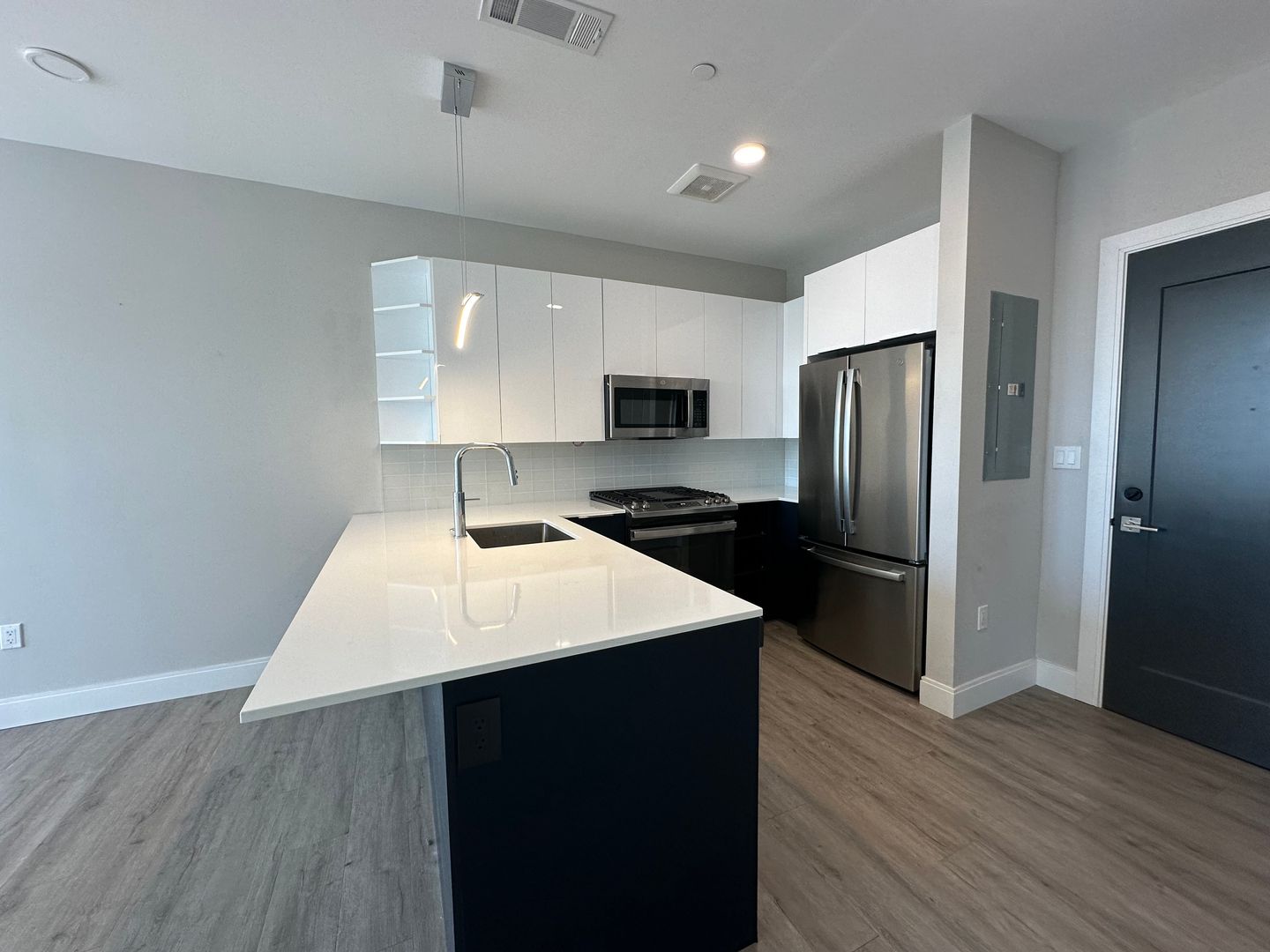 East Boston Apartment: 656 Saratoga Street
