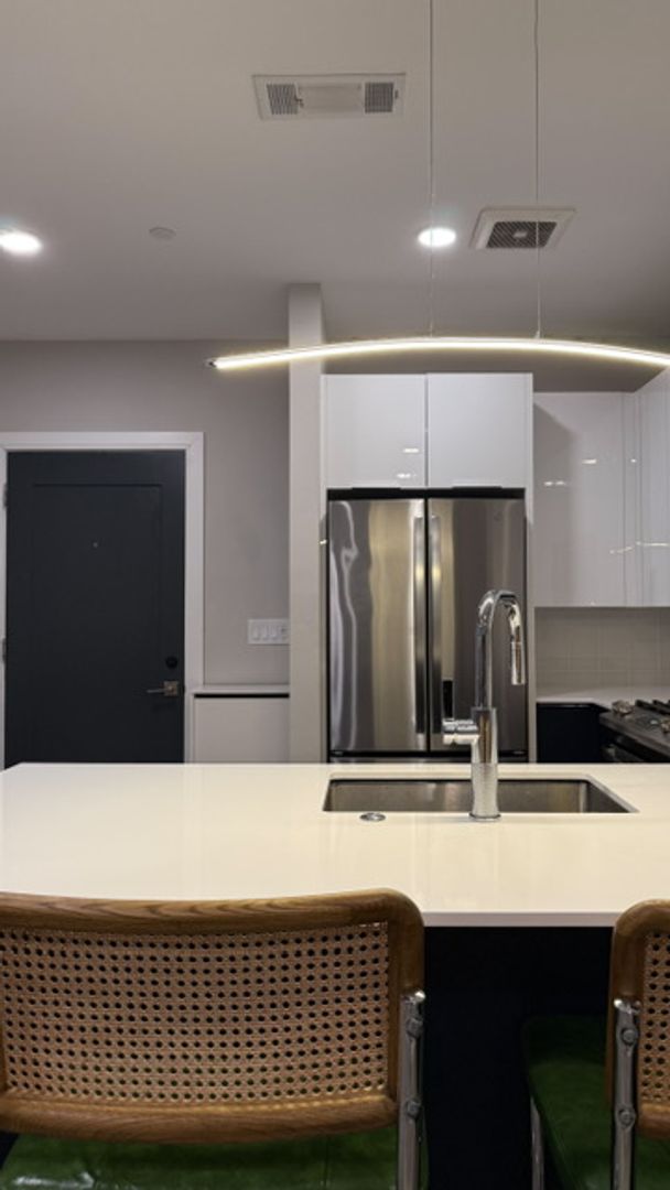 East Boston Apartment: 656 Saratoga Street