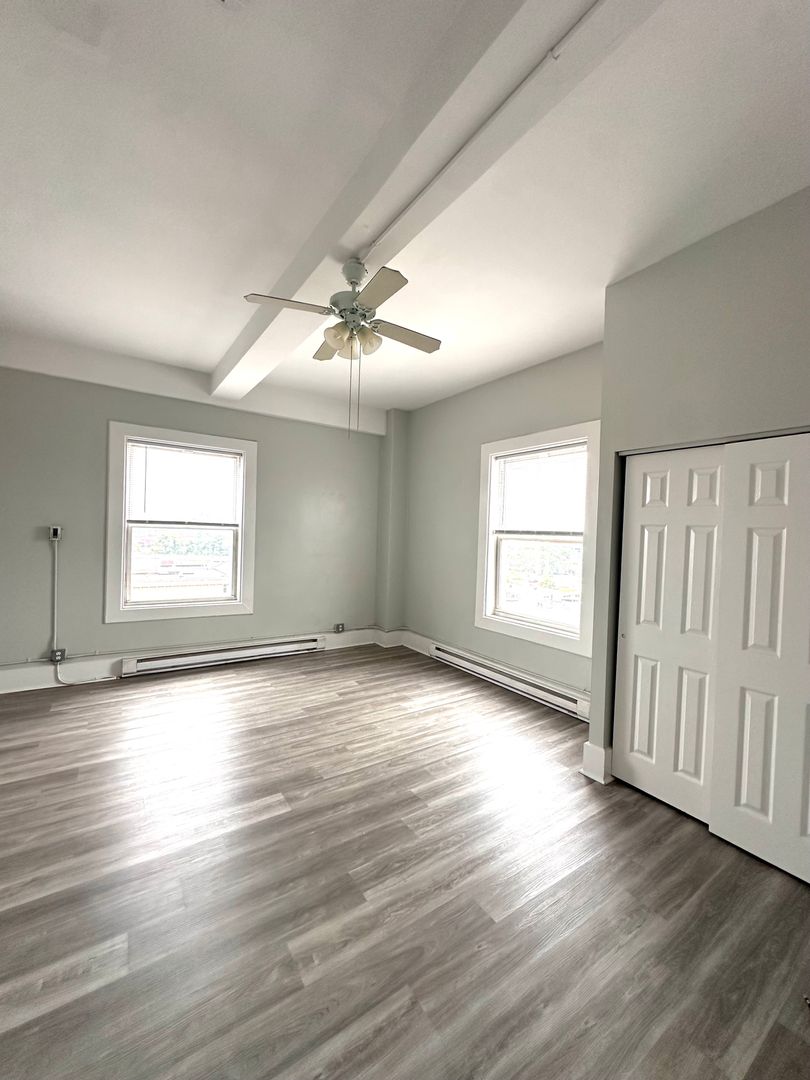 Worcester 1 beds 1 baths - $1,700 No Fee