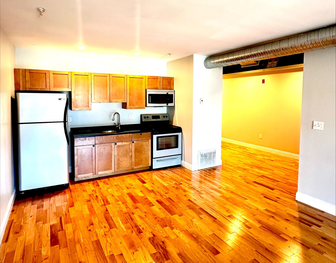 Worcester - Studio , 1 Bath - Image 3