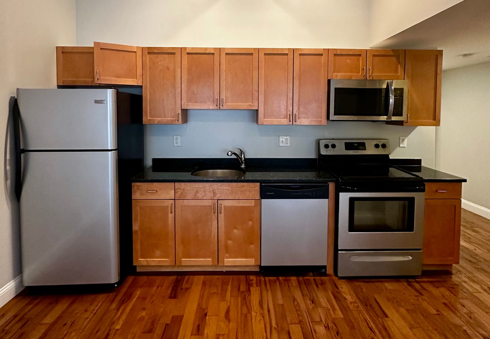 Worcester  Studio 1 baths - $1,575 No Fee